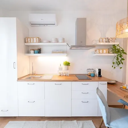 Summer - Vista Porto A 2 Passi Dal Mare Con Free Wi-fi