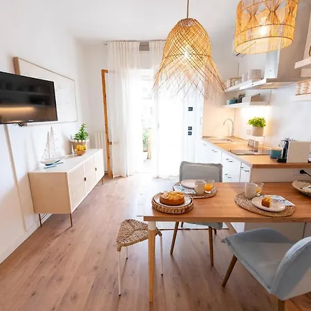 Apartment Summer - Vista Porto A 2 Passi Dal Mare Con Free Wi-fi